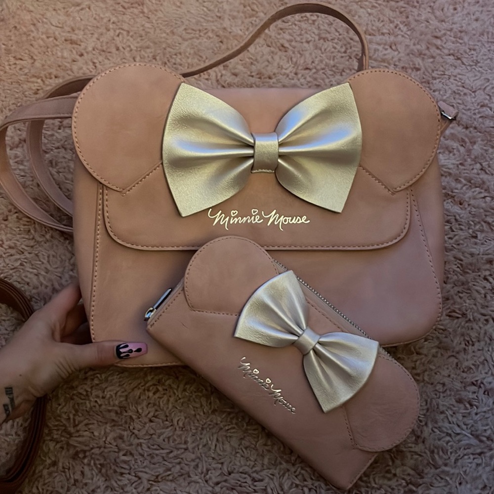 Loungefly Minnie Mouse purse wallet set